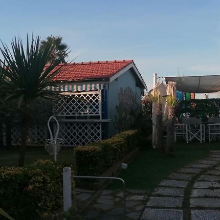 Bed & Breakfast Venezia Marina Di Carrara Exterior photo