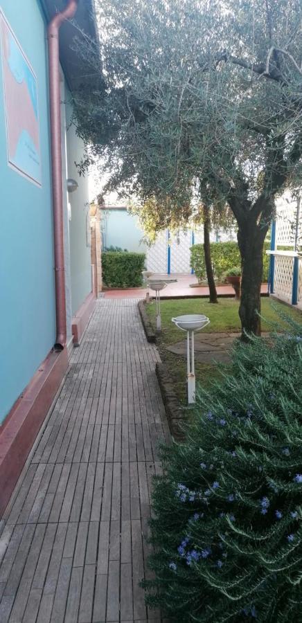 Bed & Breakfast Venezia Marina Di Carrara Exterior photo