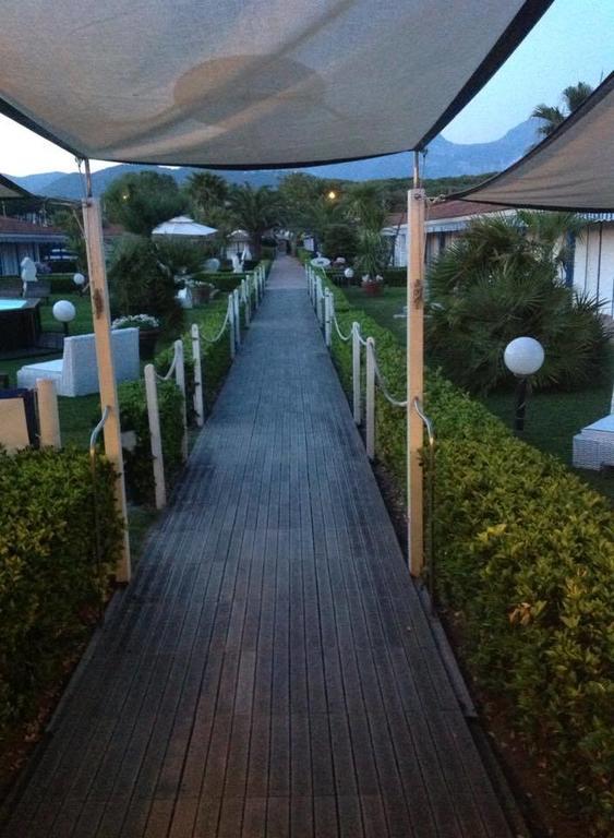 Bed & Breakfast Venezia Marina Di Carrara Exterior photo