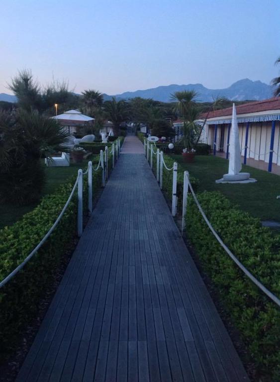 Bed & Breakfast Venezia Marina Di Carrara Exterior photo
