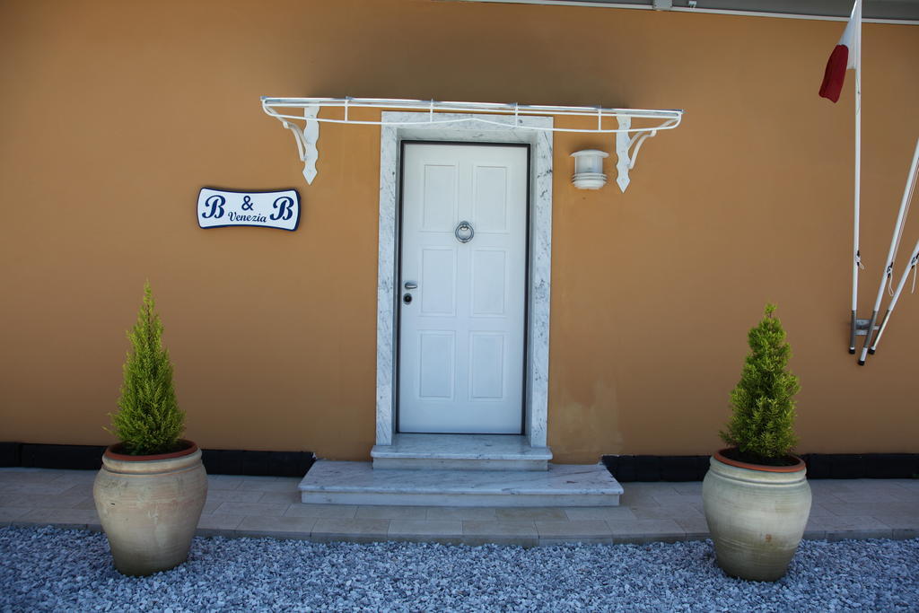 Bed & Breakfast Venezia Marina Di Carrara Exterior photo