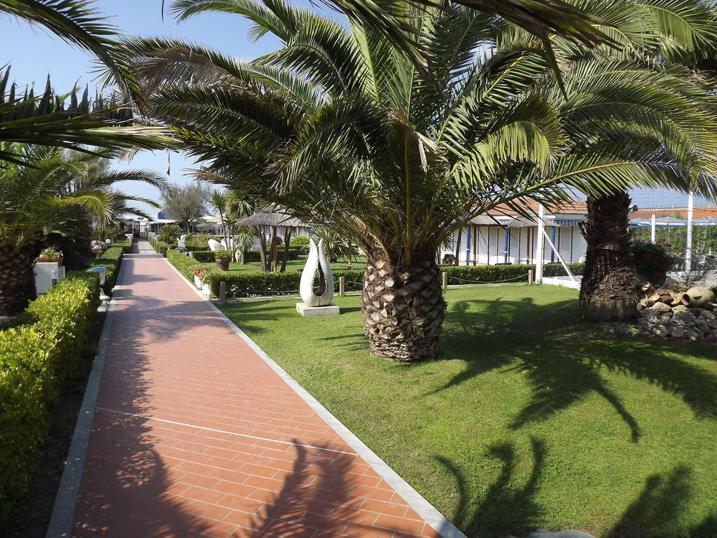 Bed & Breakfast Venezia Marina Di Carrara Exterior photo